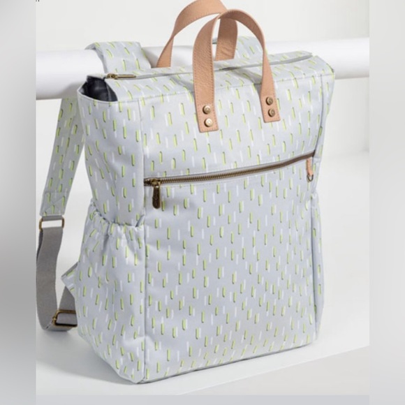 thirty-one Handbags - Thirty-one ‘Journey Backpack’ NWT in Dashing Dot